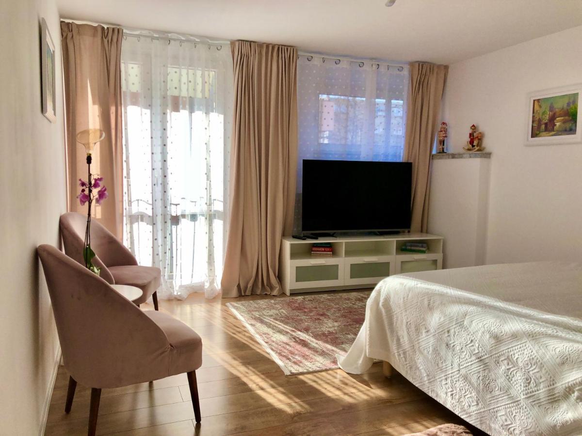 Old Town Romantic Apartment. Breslau-Wroclaw. Bagian luar foto